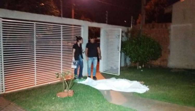 Homem é executado com 12 tiros em frente de casa