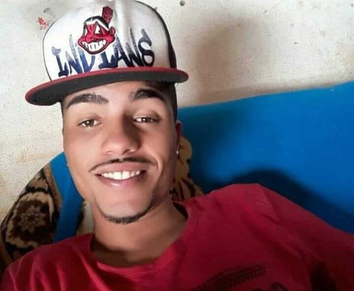Homem saca revólver, dispara em festa e mata rapaz de 24 anos