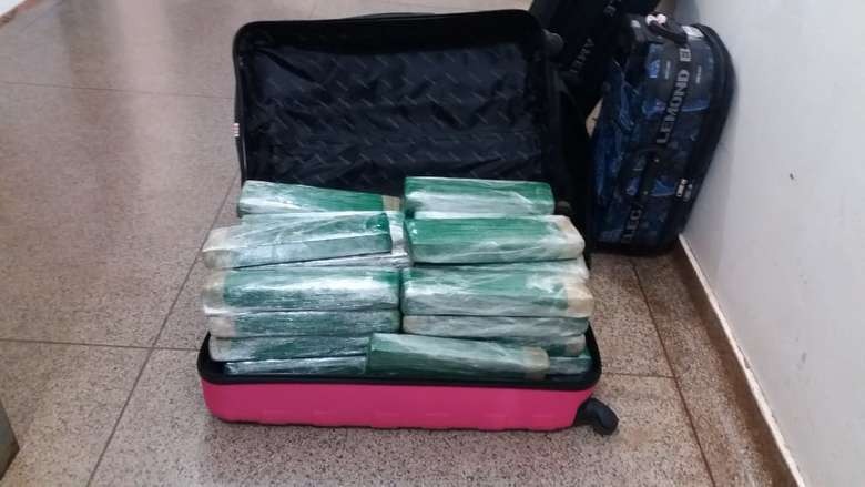 Paranaenses são flagrados com maconha na rodoviária