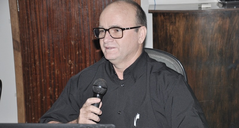 Vereador Chico chama ex-prefeito de ladrão, vota contrário ao parecer do Tribunal de Contas e causa constrangimento a nova mesa diretora 