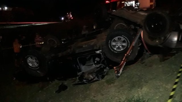 Jovem morre depois de carro cair de pontilhão da Mascarenhas de Moraes