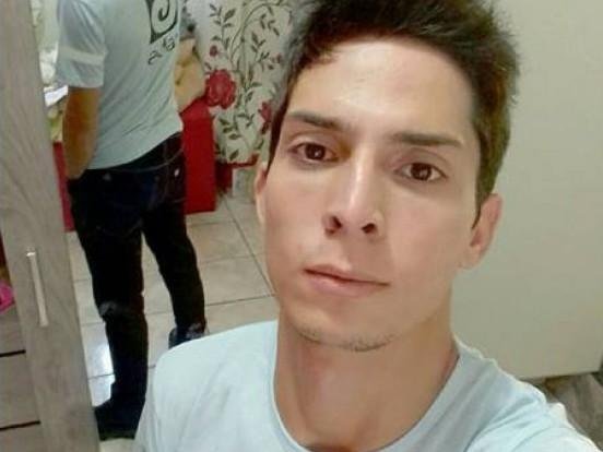 Homem morre após colidir motocicleta em poste de iluminação