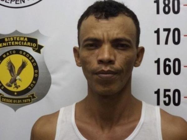 Um morre e outro foge após troca de tiros com a Polícia Militar