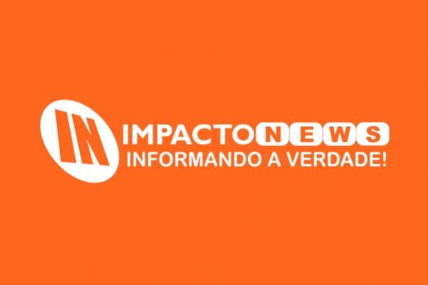 Condutor com CNH vencida bateu corsa na traseira de caminhão, fugiu e caiu em vala 