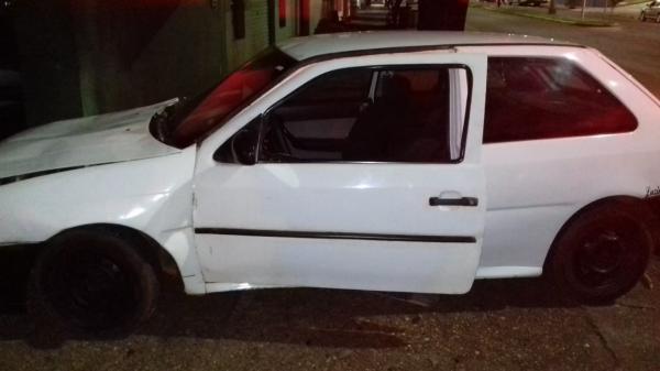 Motorista embriagado colide em muro e vai preso