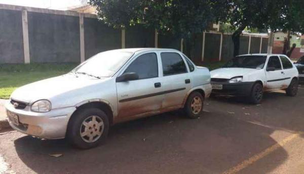 Bandidos abandonam carro roubado após tiroteio contra PM