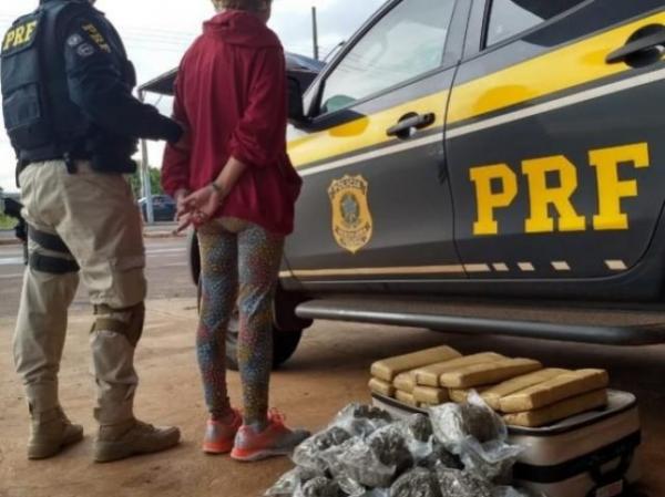 Mulher é presa com tabletes de maconha e skunk na rodovia BR-463