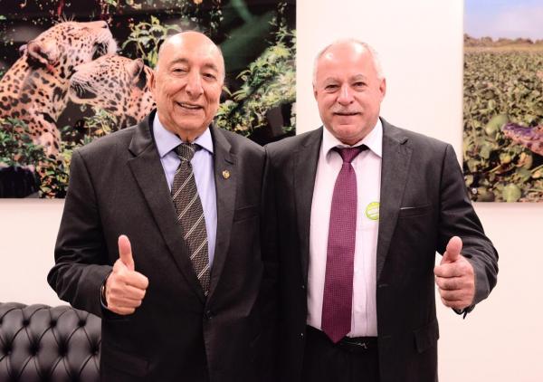 Em reunião com Senadores, Prefeito Valdir Sartor apresenta projetos para Deodápolis 