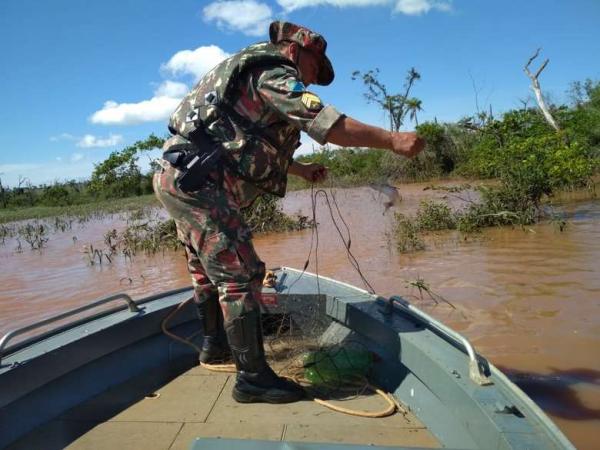 PMA desmonta acampamento e prende três infratores por pesca predatória