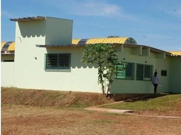 Jovem de 18 anos morre eletrocutado durante limpeza de alojamento na Unei