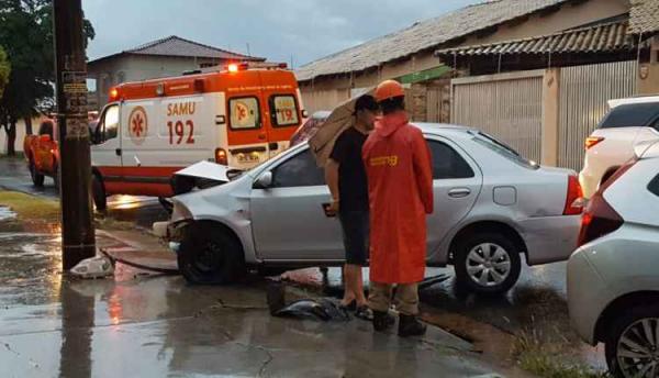Pedestre sofre risco de amputação após ter perna esmagada em atropelamento