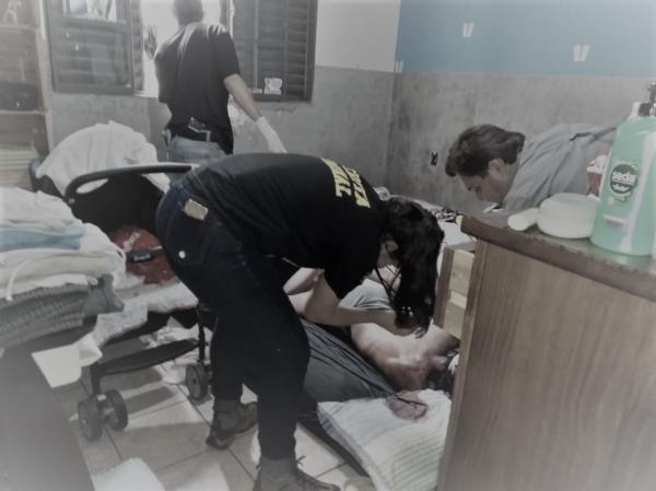Mãe e filha de um mês são assassinadas a facadas em Dourados
