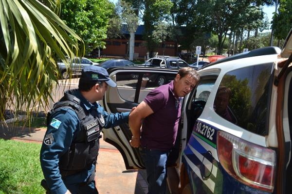 Polícia Civil de Nova Andradina autua três suspeitos por furto de caminhonete
