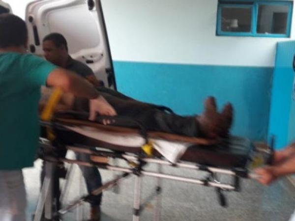 Idoso morre ao ser atingido por raio quando estava em carroceria de pick-up