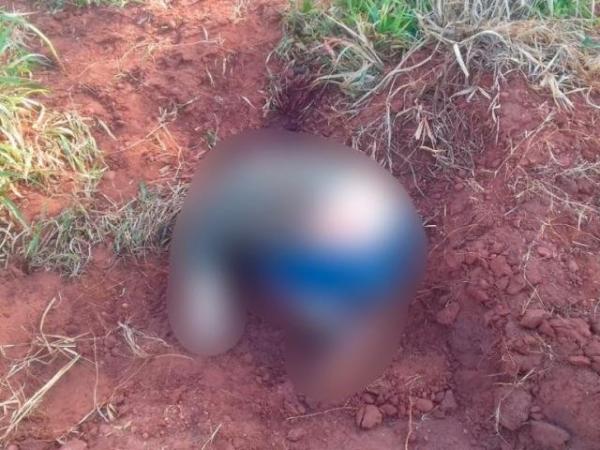 Homem é encontrado decapitado em terreno baldio