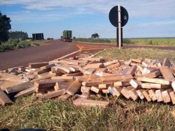 Traficante em fuga é preso depois de capotar camionete com maconha