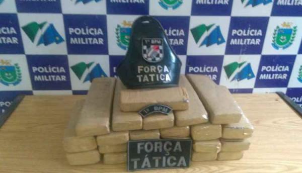 Denúncia anônima leva policiais militares até traficante que levaria droga para Goiás