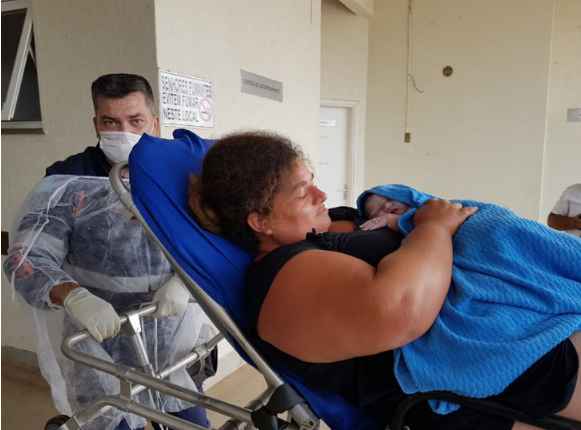 Em trabalho de parto, mulher dá à luz dentro de ambulância do SAMU em MS