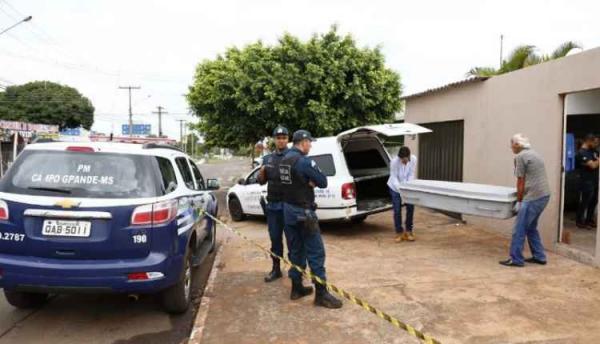 Mulher encontrada morta pelo filho teria sido esganada por ex-genro
