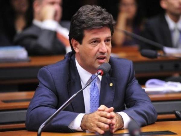 Deodápolis será beneficiado com ônibus escolar viabilizado por Mandetta 