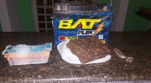 ‘Comerciante’ de drogas é preso quando esperava cliente