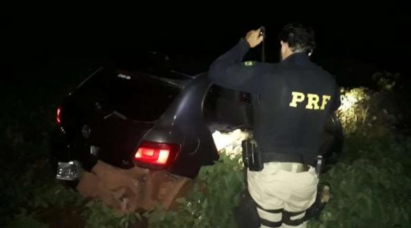 Após 30 minutos de perseguição, traficante abandona veículo com meia tonelada de maconha