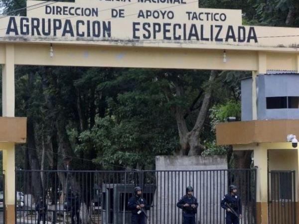 Paraguai transfere presos de quartel onde brasileiro matou mulher
