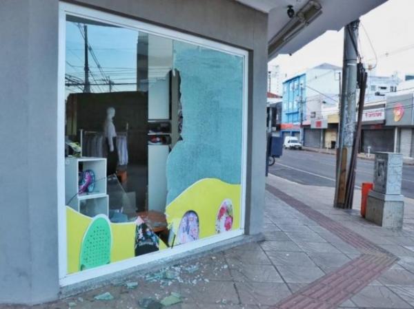 Mais uma loja é arrombada no Centro e suspeito acaba preso em flagrante