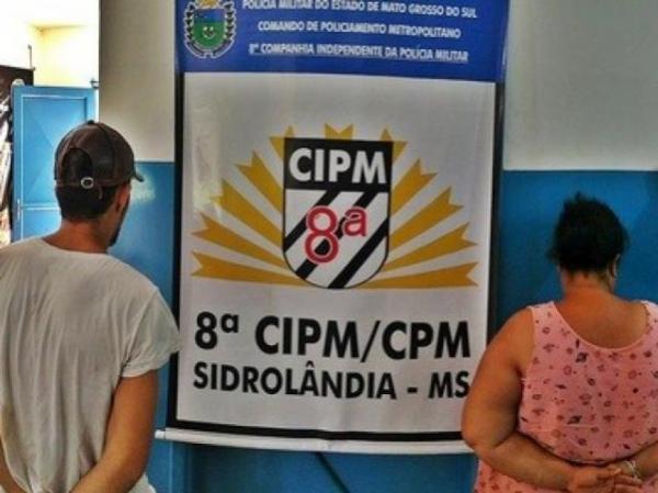 Mãe e filho são presos por manter ponto de venda de drogas em residência