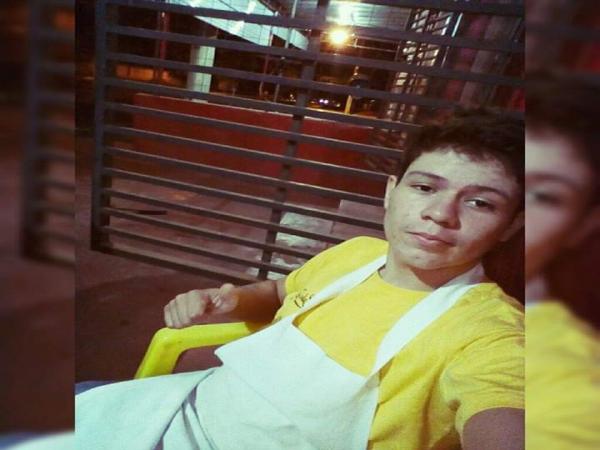 Jovem morre após troca de tiros com a polícia no Água Boa
