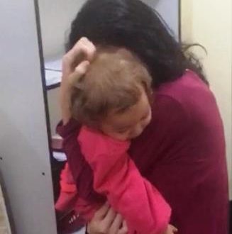 Criança de um ano sequestrada pelo pai é resgatada