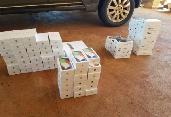 Escrivão da Polícia Civil é preso com mais de 100 iPhones contrabandeados