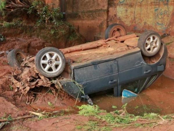 Homem que morreu ao cair com carro em córrego tinha 24 anos