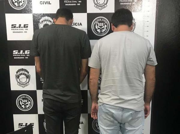 Dupla é presa após rapaz denunciar falso roubo de veículo vendido no Paraguai