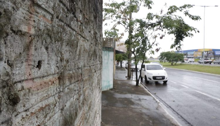 Após disparos em via pública, PM é ferido a tiro por colegas em abordagem