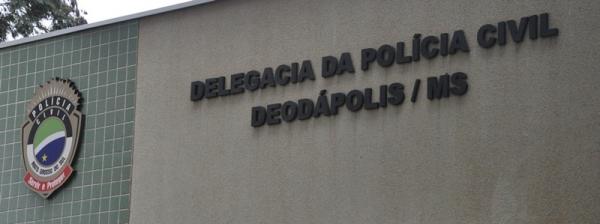 Ameaçados por ‘colega’ de alojamento, moradores foram a delegacia para que agressor seja retirado do local 