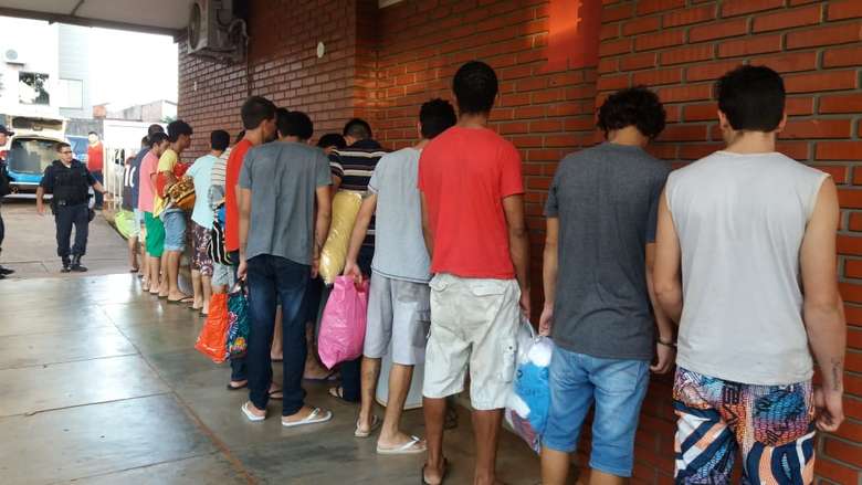 Presos são transferidos do 1°DP para a PED