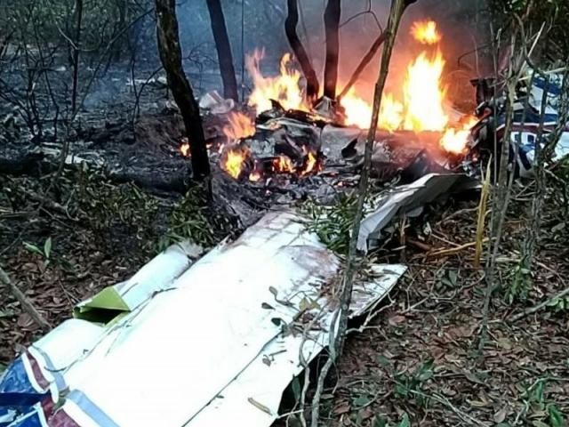 Médico e esposa morrem em queda de avião na Capital