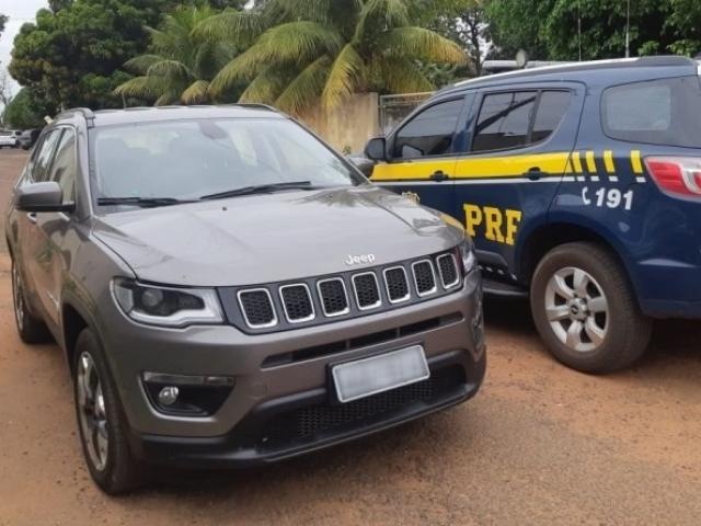 Homem é preso com carro de luxo locado que entregaria na Bolívia