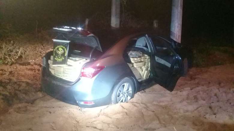 Veículo com quase 1t de maconha é apreendido a caminho da Bahia