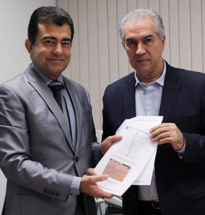 Reinaldo atende Marçal e anuncia R$ 25 milhões para recuperar ruas