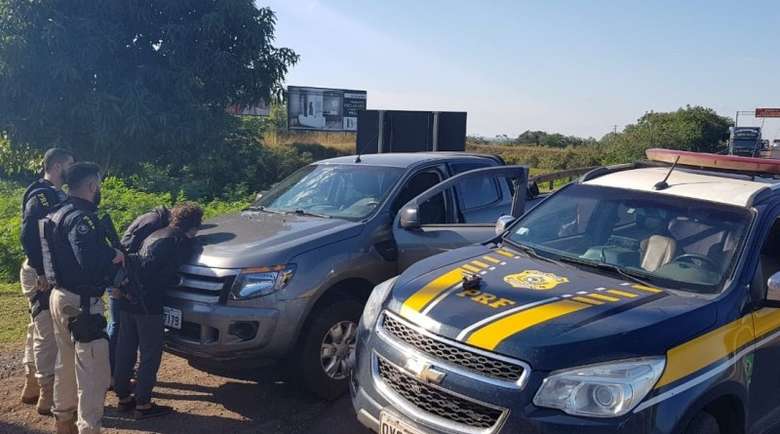 Perseguição termina com quadrilha presa e caminhonetes recuperadas