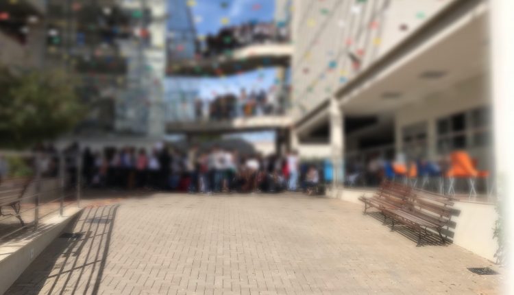Professor de escola particular é demitido após denúncia de assédio sexual