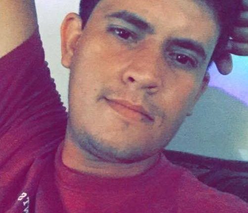 Para salvar o pai de atropelamento ao trocar pneu, jovem morre arrastado por carreta