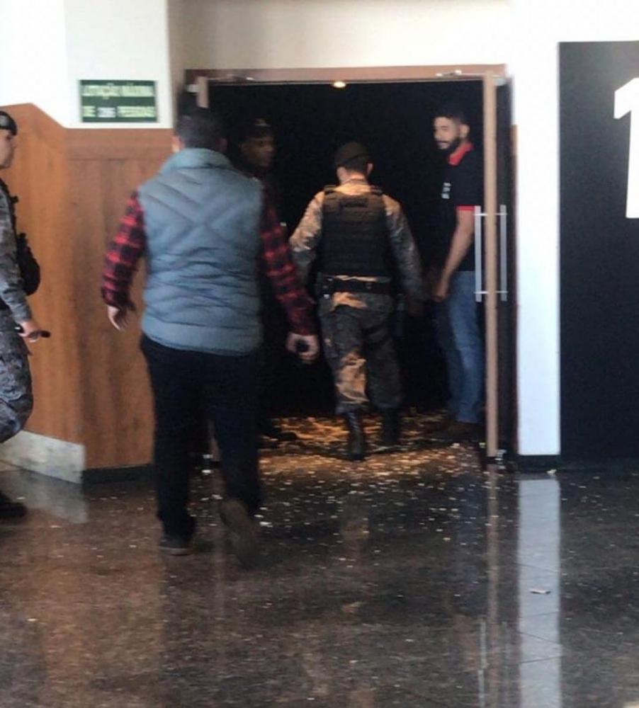 Preso por homicídio diz que arma sem registro foi herança do pai bombeiro