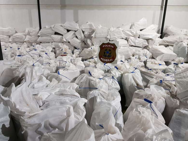 Motorista é preso após pegar caminhão com 7t de maconha em Dourados para levar até SP