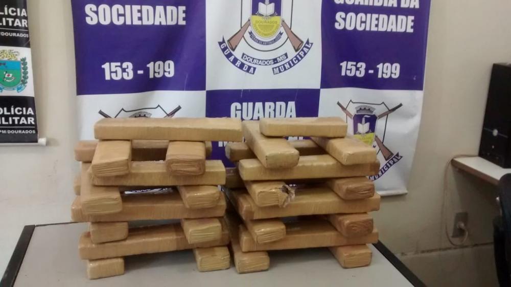 Mulher é flagrada com drogas pela Guarda Municipal