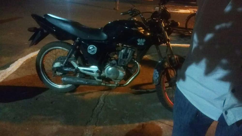 Homem foi preso após agredir ex-namorada e empreender fuga em alta velocidade 