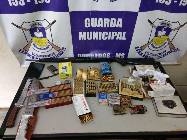Grupo é detido com armas e centenas de munições em Dourados