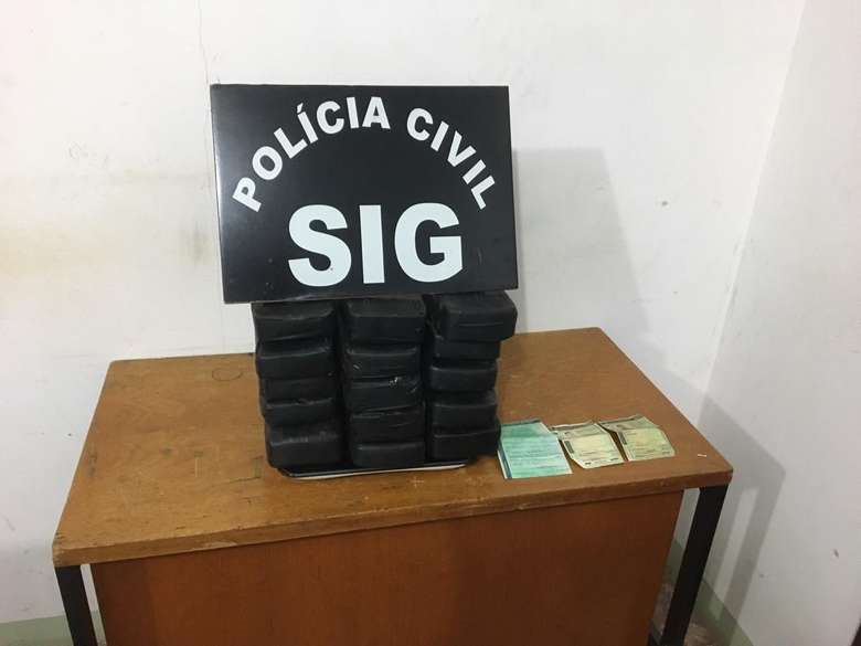 Caminhonete que saiu de Dourados é apreendida com pasta base de cocaína em Nova Andradina